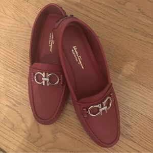 New|Salvatore Ferragamo Bit Loafers | women’s size 8.5| Burgundy |